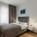 Premier 2Bd Old Town Apartment