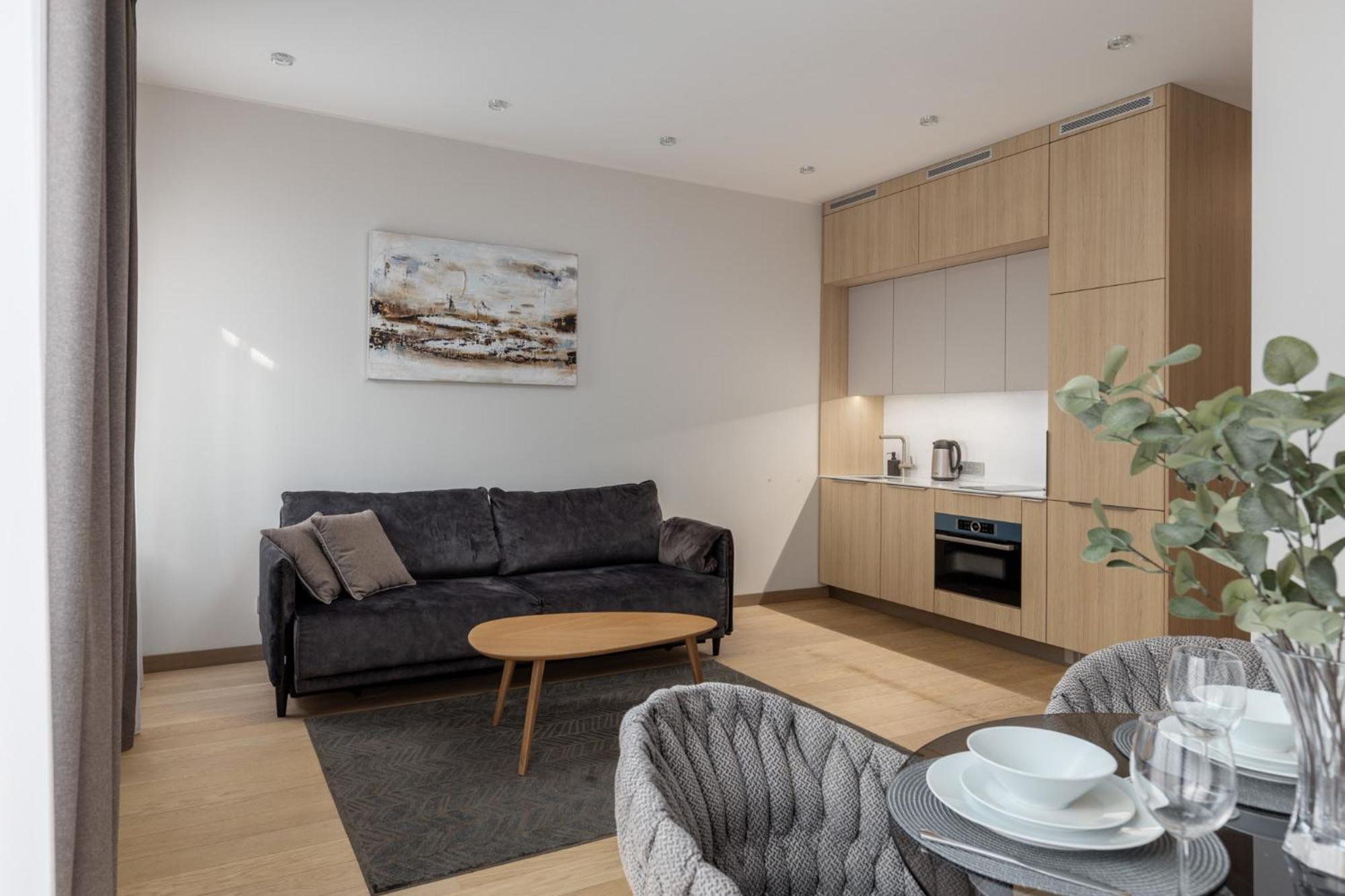 Premier 2bd Old Town Apartment *
